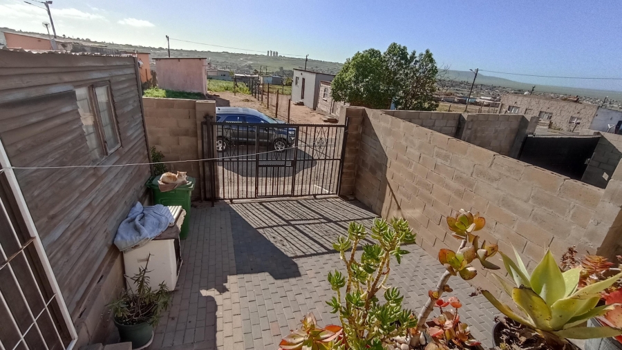 2 Bedroom Property for Sale in Louwville Western Cape